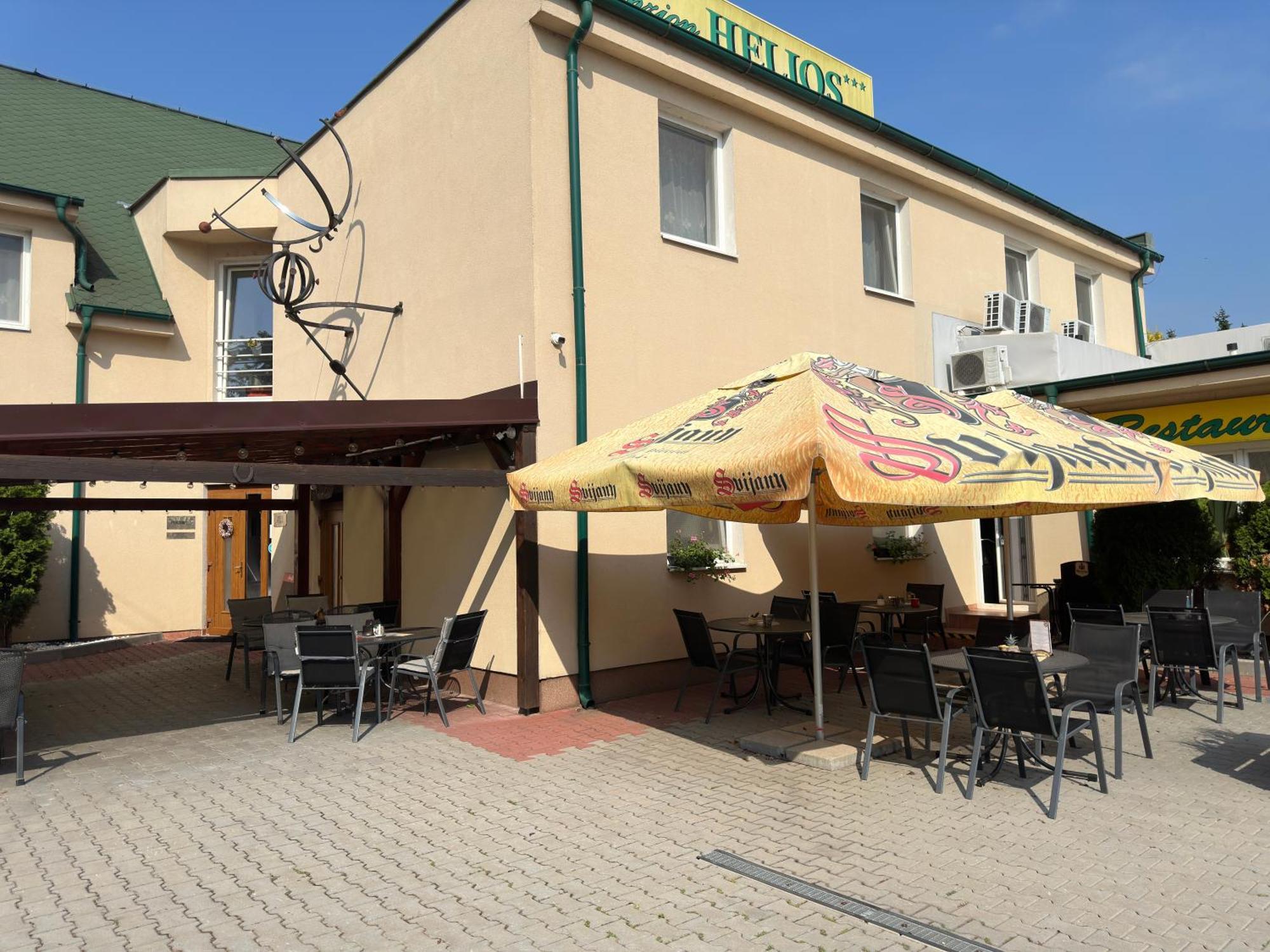 Penzion Helios Bratislava Bagian luar foto