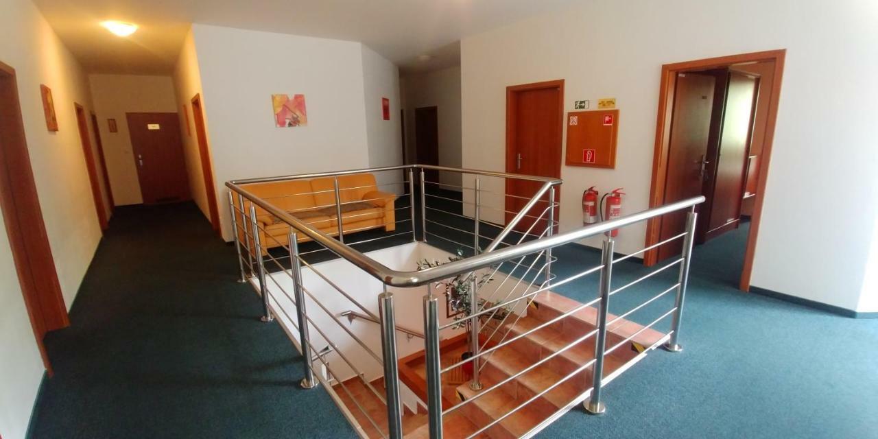 Penzion Helios Bratislava Bagian luar foto